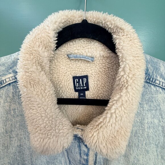 GAP Sherpa Denim Jacket - Picture 2 of 7